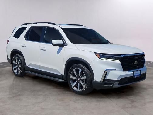 Platinum White Pearl 2023 Honda Pilot AWD Elite