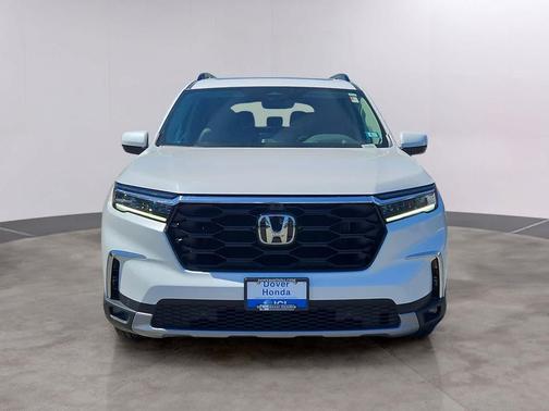 Platinum White Pearl 2023 Honda Pilot AWD Elite