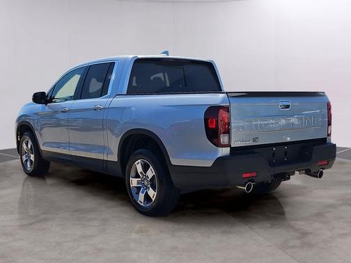 Solar Silver Metallic 2025 Honda Ridgeline RTL