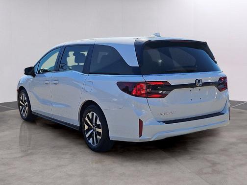 Platinum White Pearl 2026 Honda Odyssey EX-L