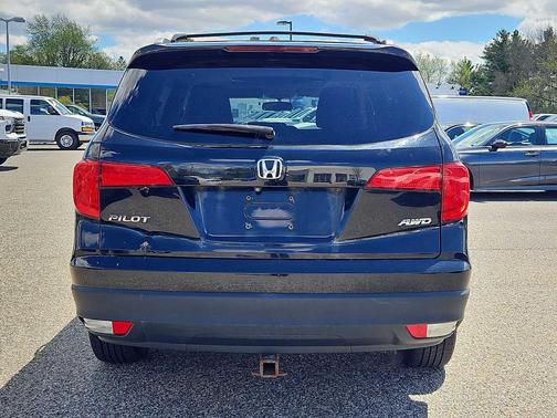 Crystal Black Pearl 2017 Honda Pilot EX-L