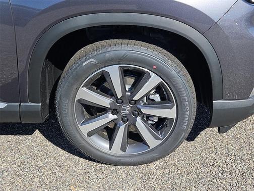 2025 Honda Pilot Touring 8-Passenger