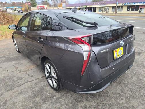 2018 Toyota Prius Four Touring