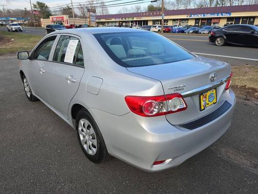 Classic Silver Metallic 2013 Toyota Corolla LE