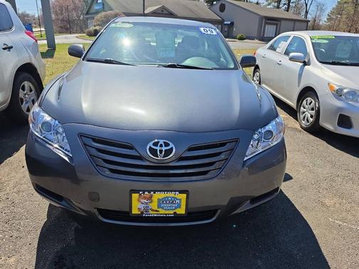 Magnetic Gray Metallic 2009 Toyota Camry LE