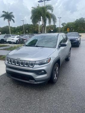 2022 Jeep Compass Latitude Lux