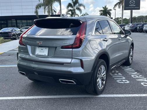 2024 Cadillac XT4 Premium Luxury