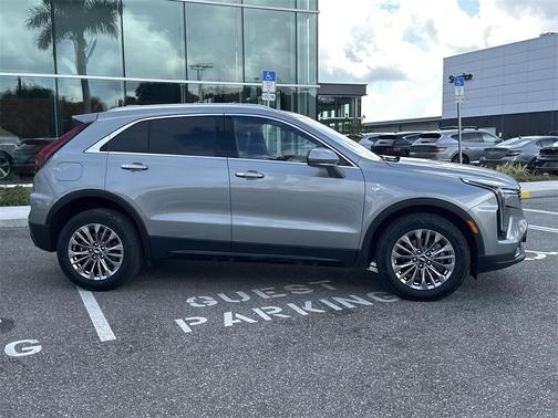 2024 Cadillac XT4 Premium Luxury