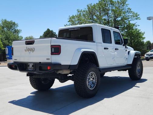 Bright White Clearcoat 2022 Jeep Gladiator Overland