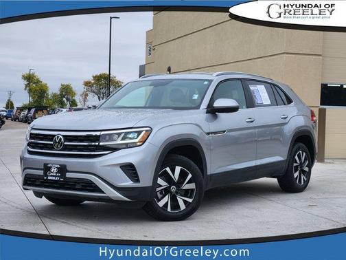 Pyrite Silver Metallic 2022 Volkswagen Atlas Cross Sport 2.0T SE