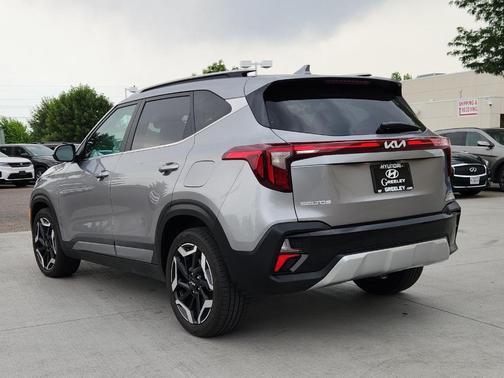Steel Gray 2024 Kia Seltos SX