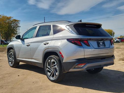 Shimmering Silver 2026 Hyundai TUCSON SEL Plus