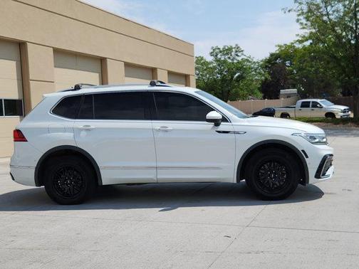 Opal White Pearl Effect 2023 Volkswagen Tiguan 2.0T SEL R-Line