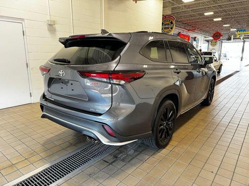 2024 Toyota Highlander XSE