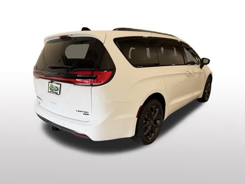 Bright White Clearcoat 2026 Chrysler Pacifica Limited