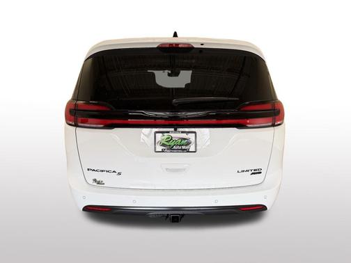 Bright White Clearcoat 2026 Chrysler Pacifica Limited