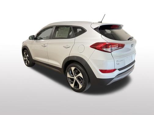 Molten Silver 2016 Hyundai TUCSON Sport