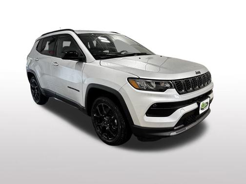 Silver Zynith Metallic 2026 Jeep Compass Latitude