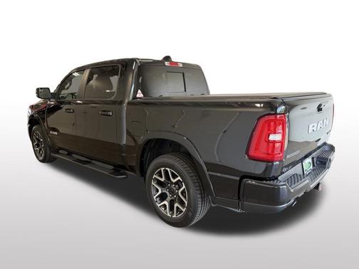 Diamond Black Crystal Pearlcoat 2025 RAM 1500 Laramie