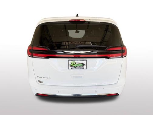 Bright White Clearcoat 2023 Chrysler Pacifica Touring L
