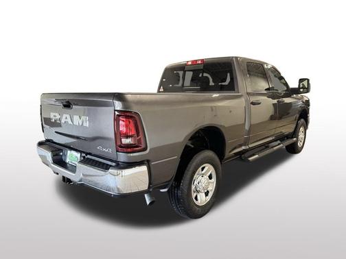 2026 RAM 2500 Tradesman Crew Cab 4x4 6'4' Box
