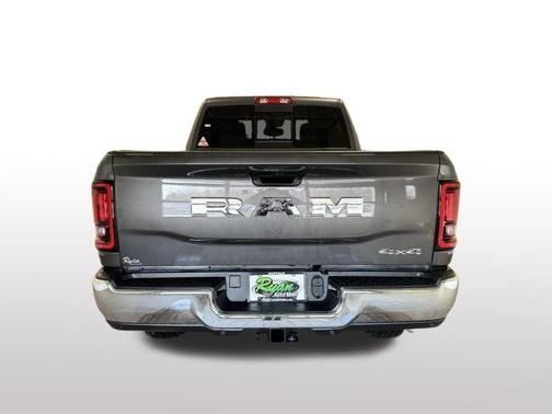 2026 RAM 2500 Tradesman Crew Cab 4x4 6'4' Box