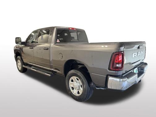 2026 RAM 2500 Tradesman Crew Cab 4x4 6'4' Box