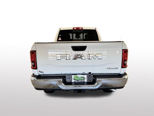 2026 RAM 2500 Tradesman Crew Cab 4x4 6'4' Box