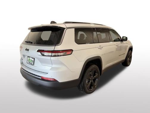 Silver Zynith 2026 Jeep Grand Cherokee L Limited