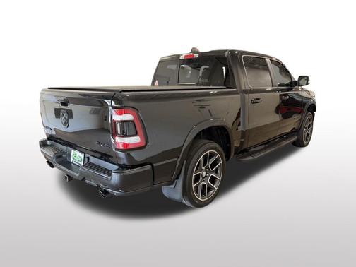 Diamond Black Crystal Pearlcoat 2019 RAM 1500 Laramie