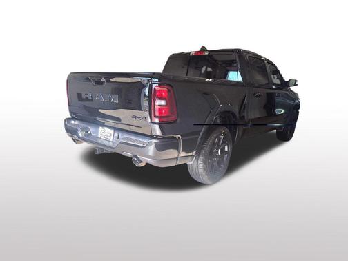 Diamond Black Crystal Pearlcoat 2026 RAM 1500 Laramie