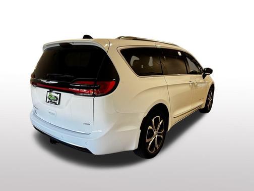 2026 Chrysler Pacifica L