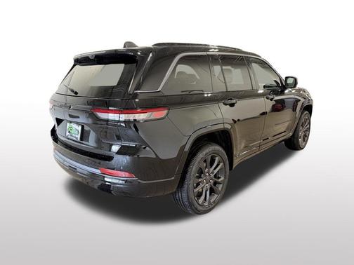 Diamond Black Crystal Pearlcoat 2026 Jeep Grand Cherokee Limited