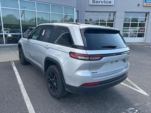 2024 Jeep Grand Cherokee Altitude