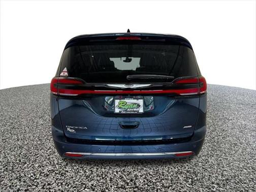 2025 Chrysler Pacifica L