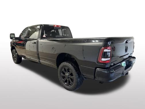 2024 RAM 3500 Laramie Crew Cab 4x4 8' Box