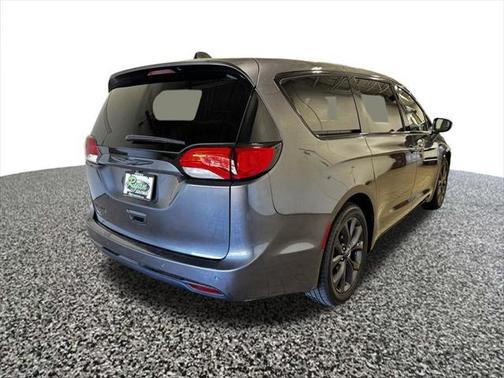 2020 Chrysler Pacifica Touring