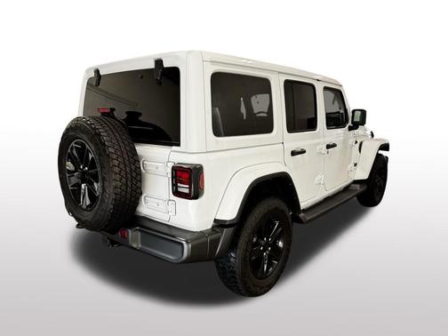 2023 Jeep Wrangler 4-Door Sahara Altitude 4x4