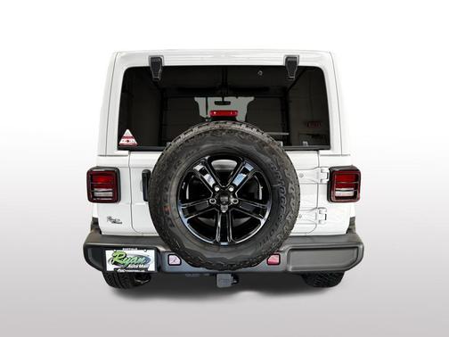 2023 Jeep Wrangler 4-Door Sahara Altitude 4x4