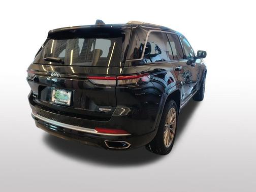 2023 Jeep Grand Cherokee Summit