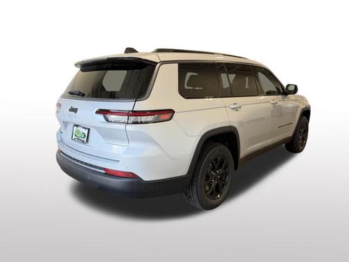 Silver Zynith 2026 Jeep Grand Cherokee L Altitude