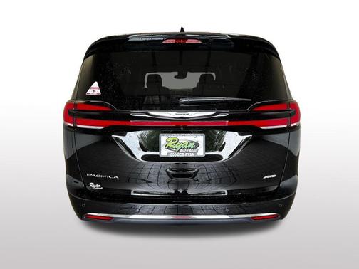 2025 Chrysler Pacifica L
