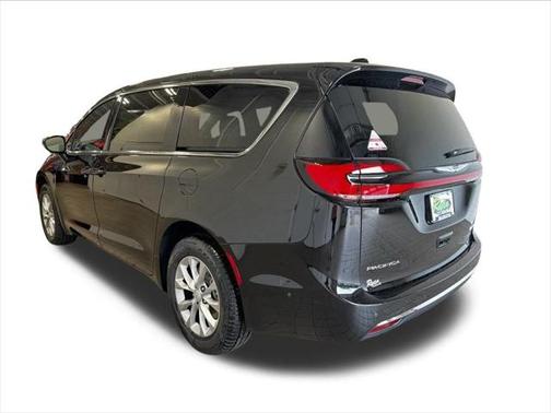 2025 Chrysler Pacifica L