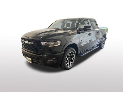 Diamond Black Crystal Pearlcoat 2025 RAM 1500 Laramie