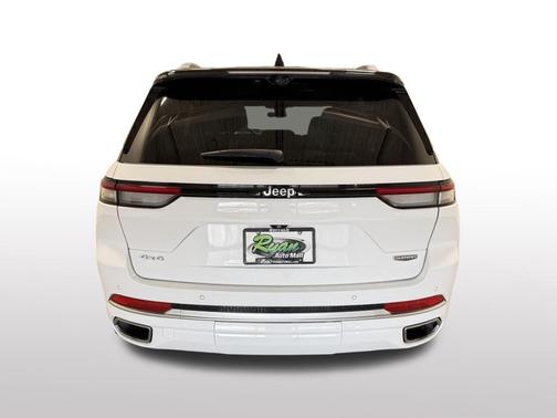 Bright White Clearcoat 2022 Jeep Grand Cherokee Summit