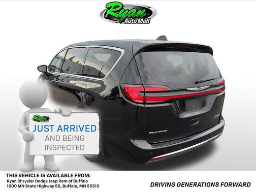 Diamond Black Crystal Pearlcoat 2024 Chrysler Pacifica Hybrid Select