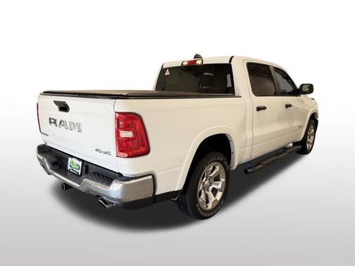 Bright White Clearcoat 2025 RAM 1500 Big Horn/Lone Star