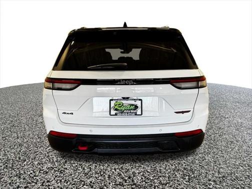 2022 Jeep Grand Cherokee Trailhawk