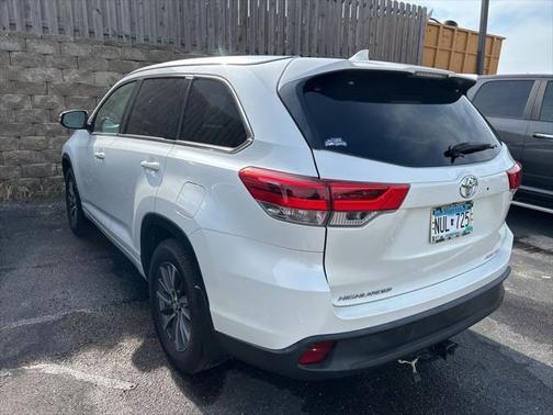 2017 Toyota Highlander SE