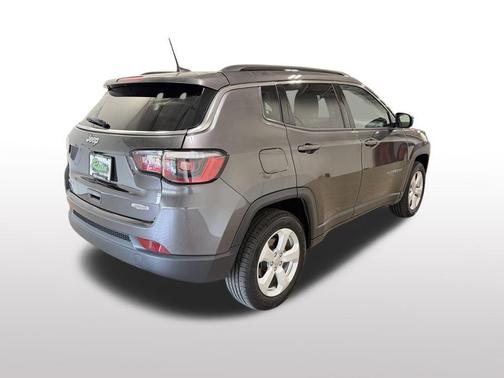 Granite Crystal Metallic Clearcoat 2018 Jeep Compass Latitude